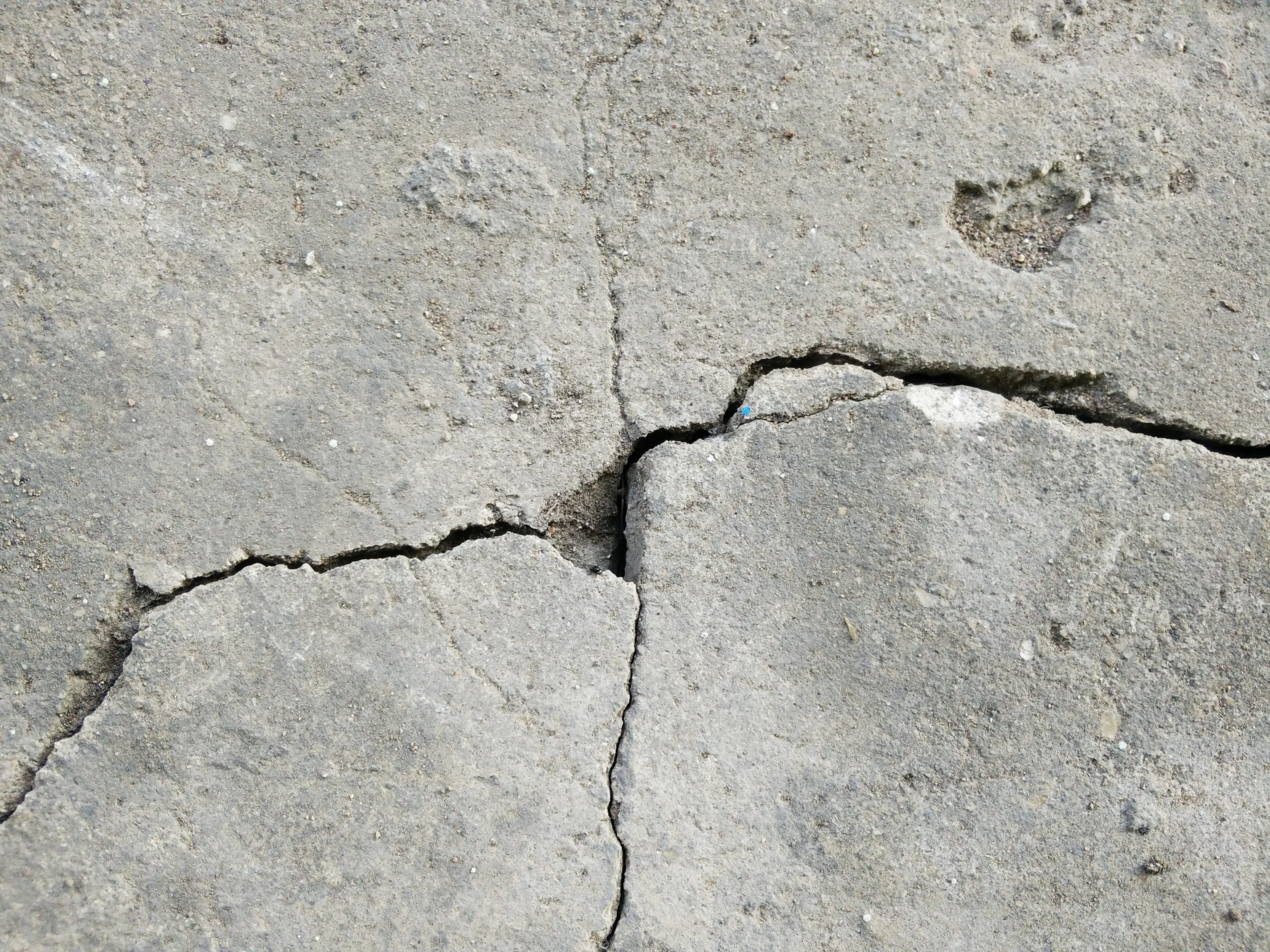 بتن ترک خورده
